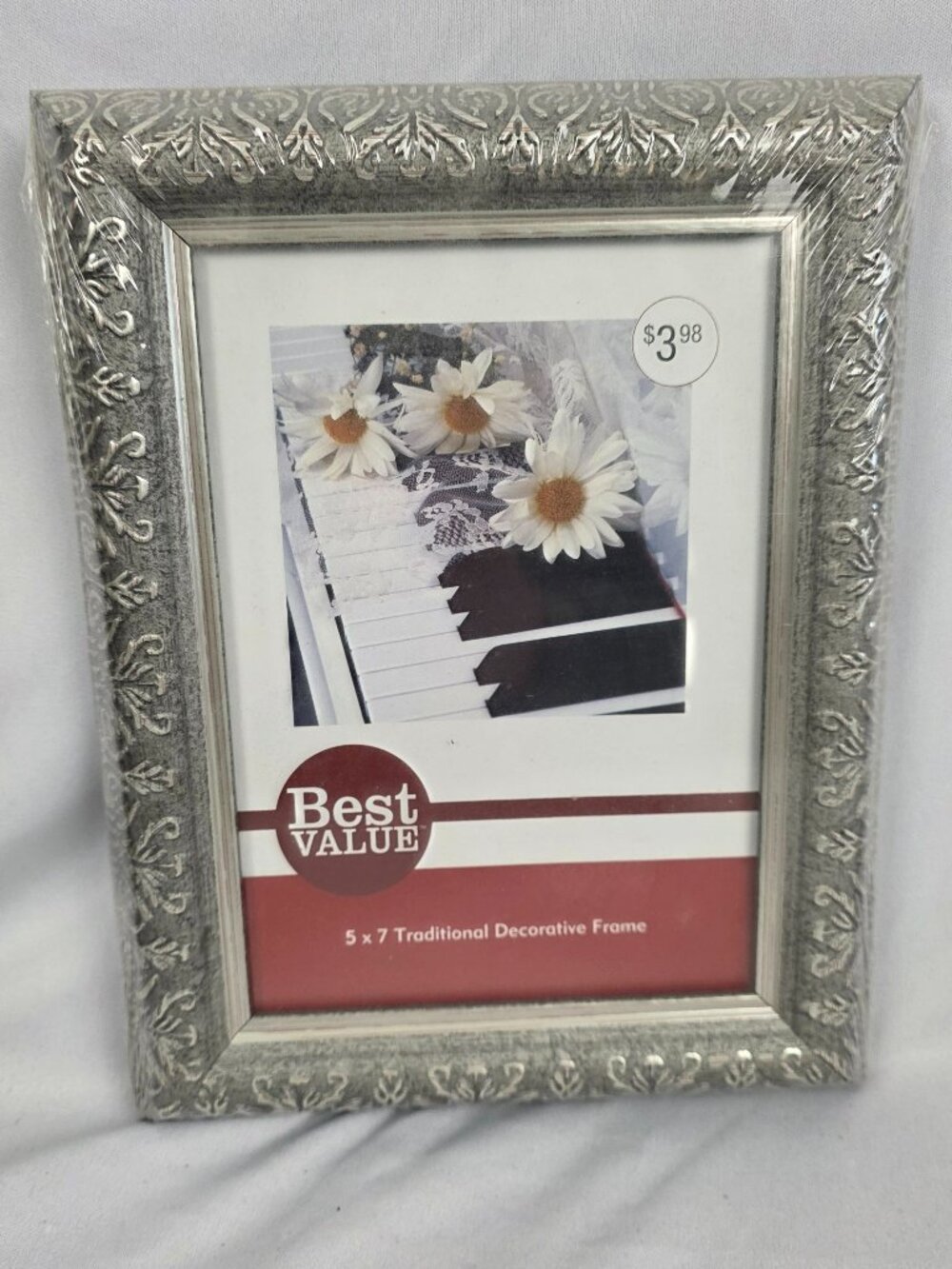NIP 5x7 Silver Vintage Picture Frame